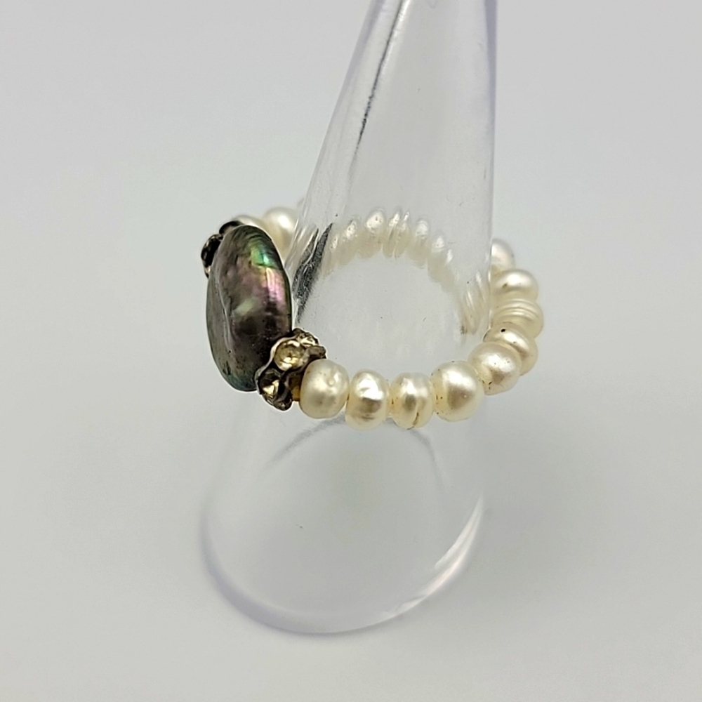 Elegant Coin Pearl Beaded Fresh Water Pearls Stretch Ring US Size 7.5 + Boho - Picture 2 of 9